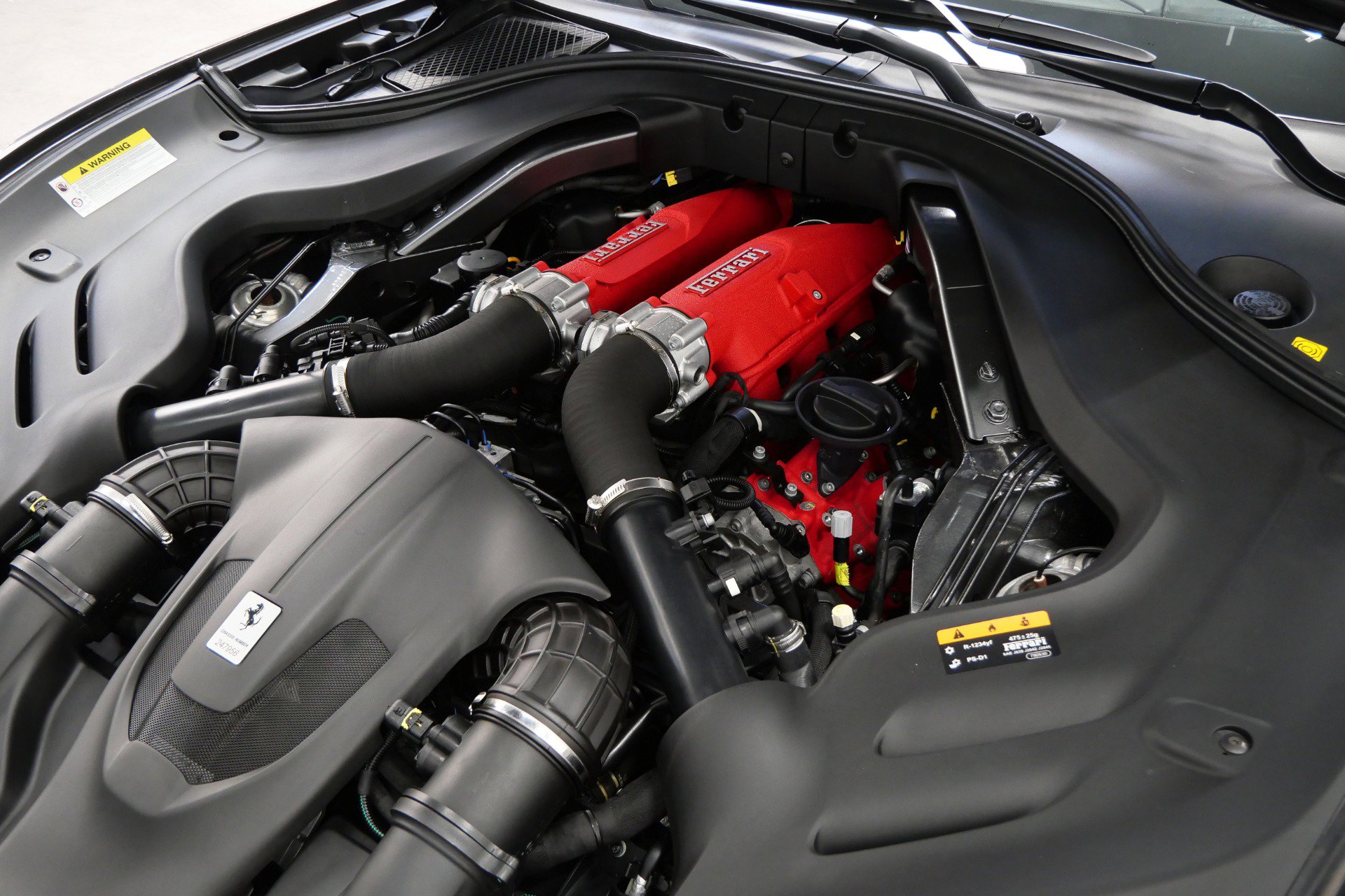Used 2019 Ferrari Portofino RWD image 48