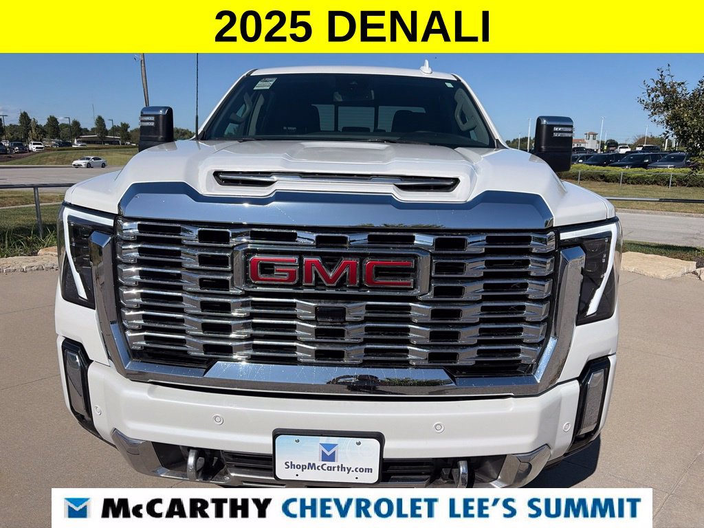 Used 2025 GMC Sierra 3500 Denali AWD/4WD image 3