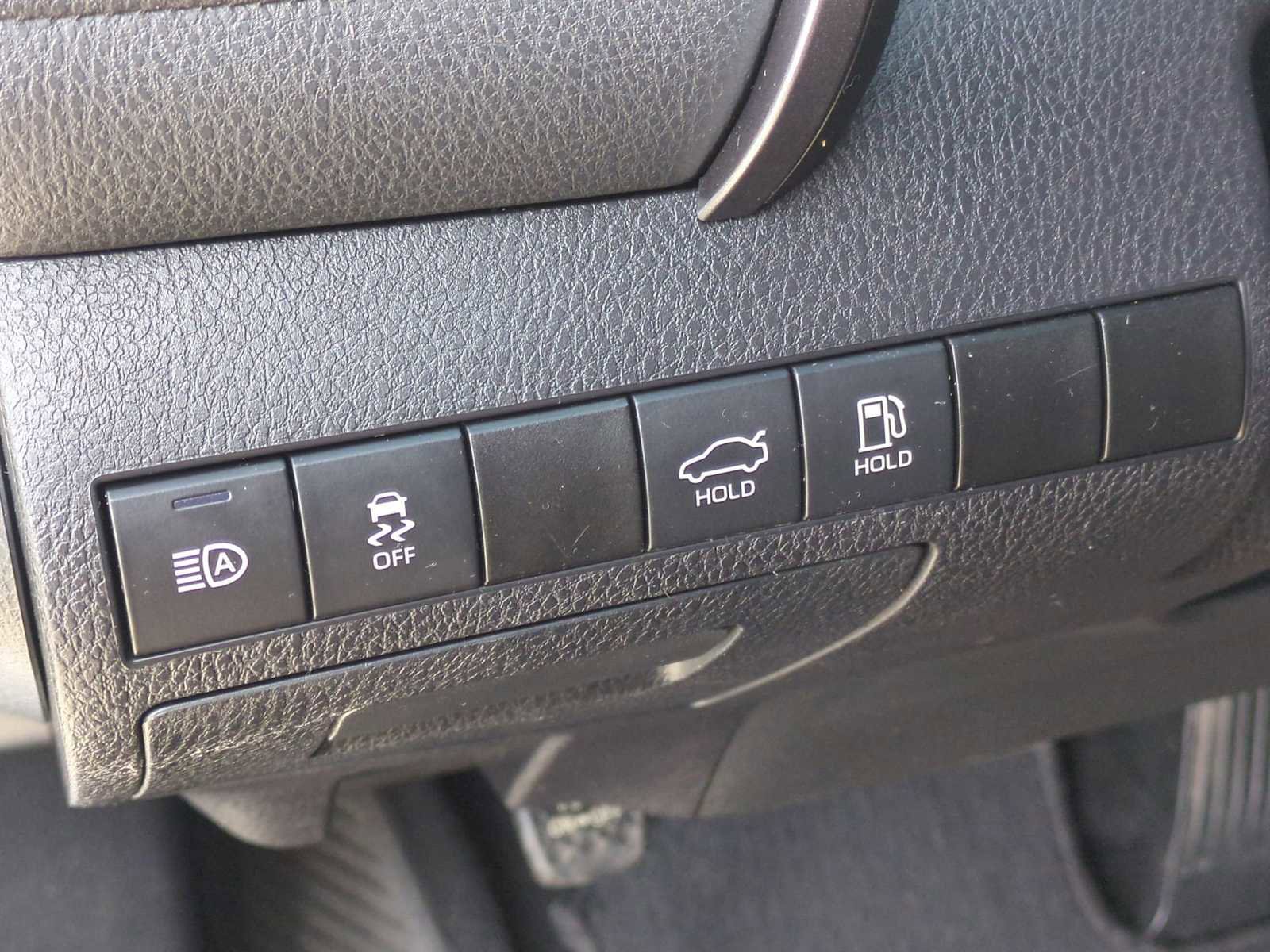 Used 2019 Toyota Camry SE FWD image 32