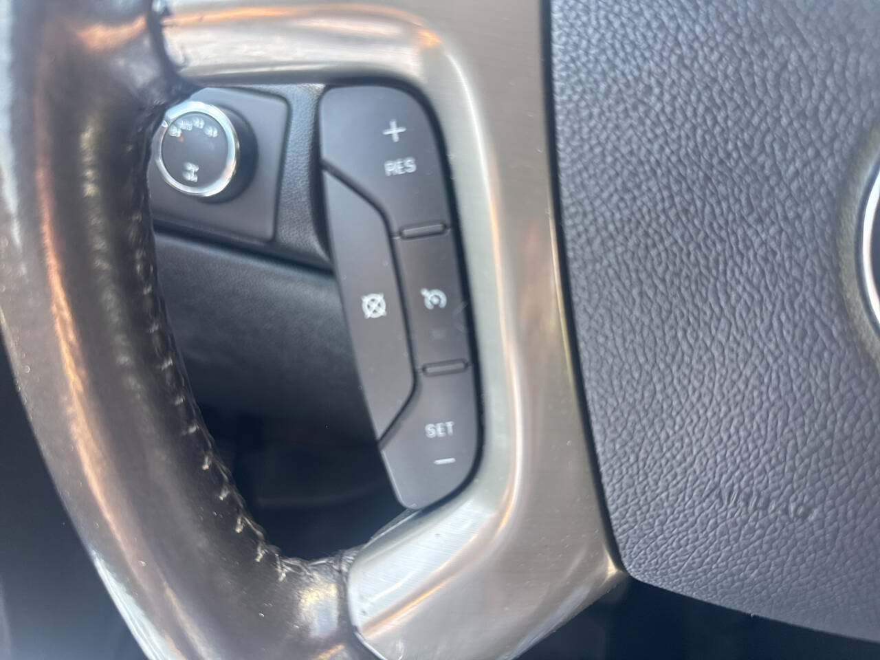 Used 2010 GMC Sierra 1500 SLT w/ All-Terrain Package AWD/4WD image 33