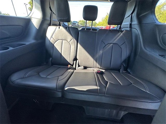 New 2026 Chrysler Pacifica Select image 15