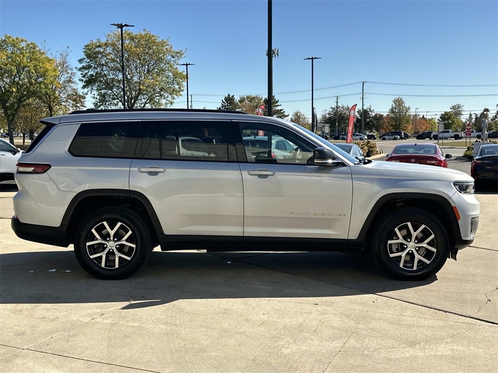 Used 2024 Jeep Grand Cherokee L Limited w/ Luxury Tech Group II image 6