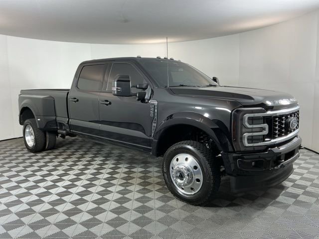 Certified 2025 Ford F450 Platinum w/ FX4 Off-Road Package image 3