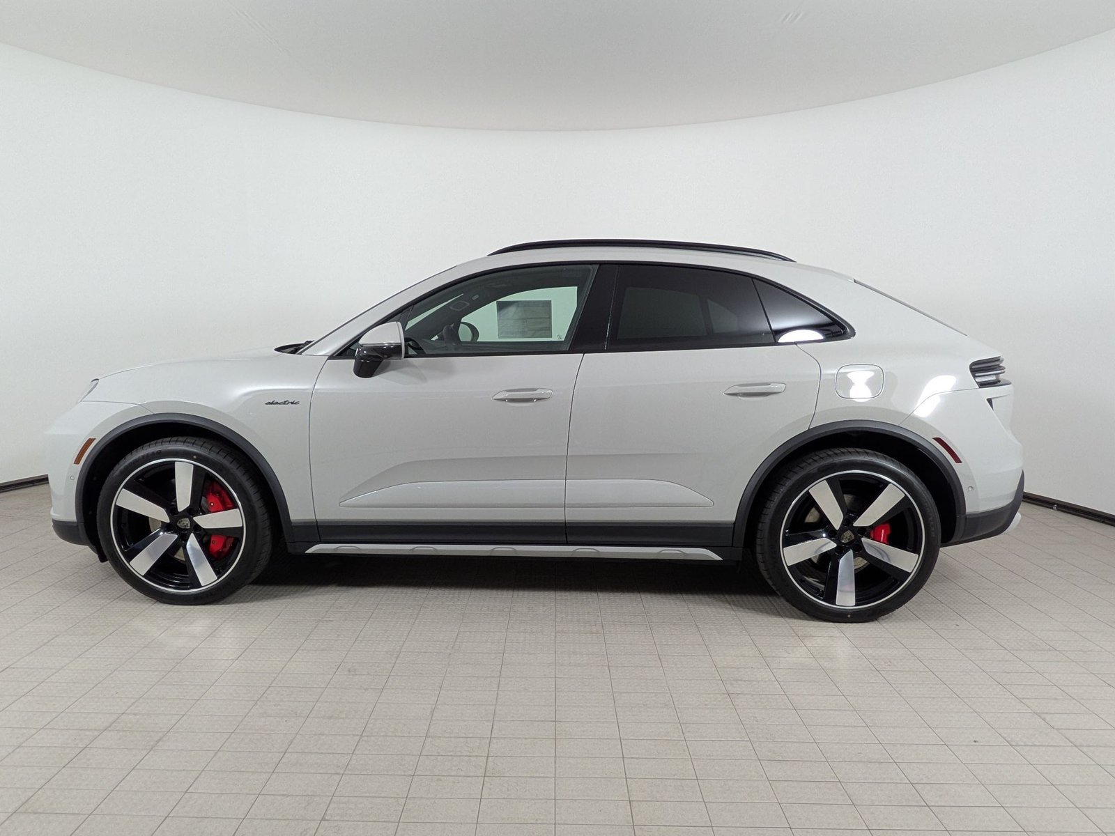 New 2026 Porsche Macan Turbo Electric AWD/4WD image 2