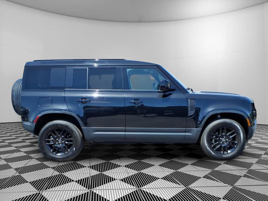 Used 2025 Land Rover Defender 110 S AWD/4WD image 4