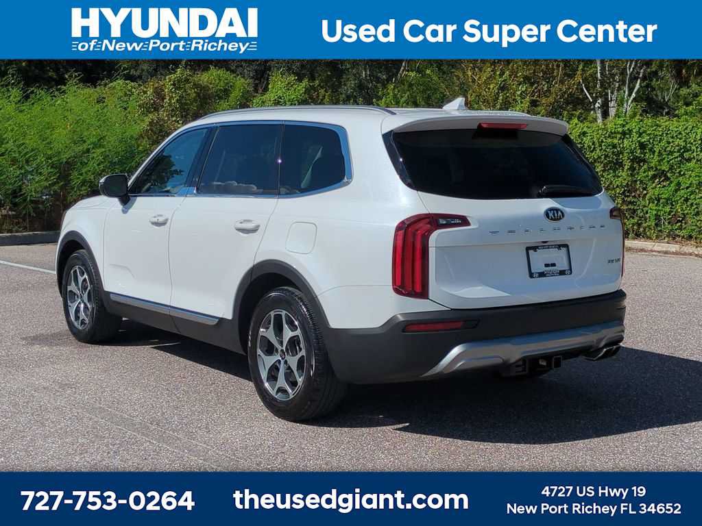 Used 2020 Kia Telluride EX w/ Towing Package FWD image 3