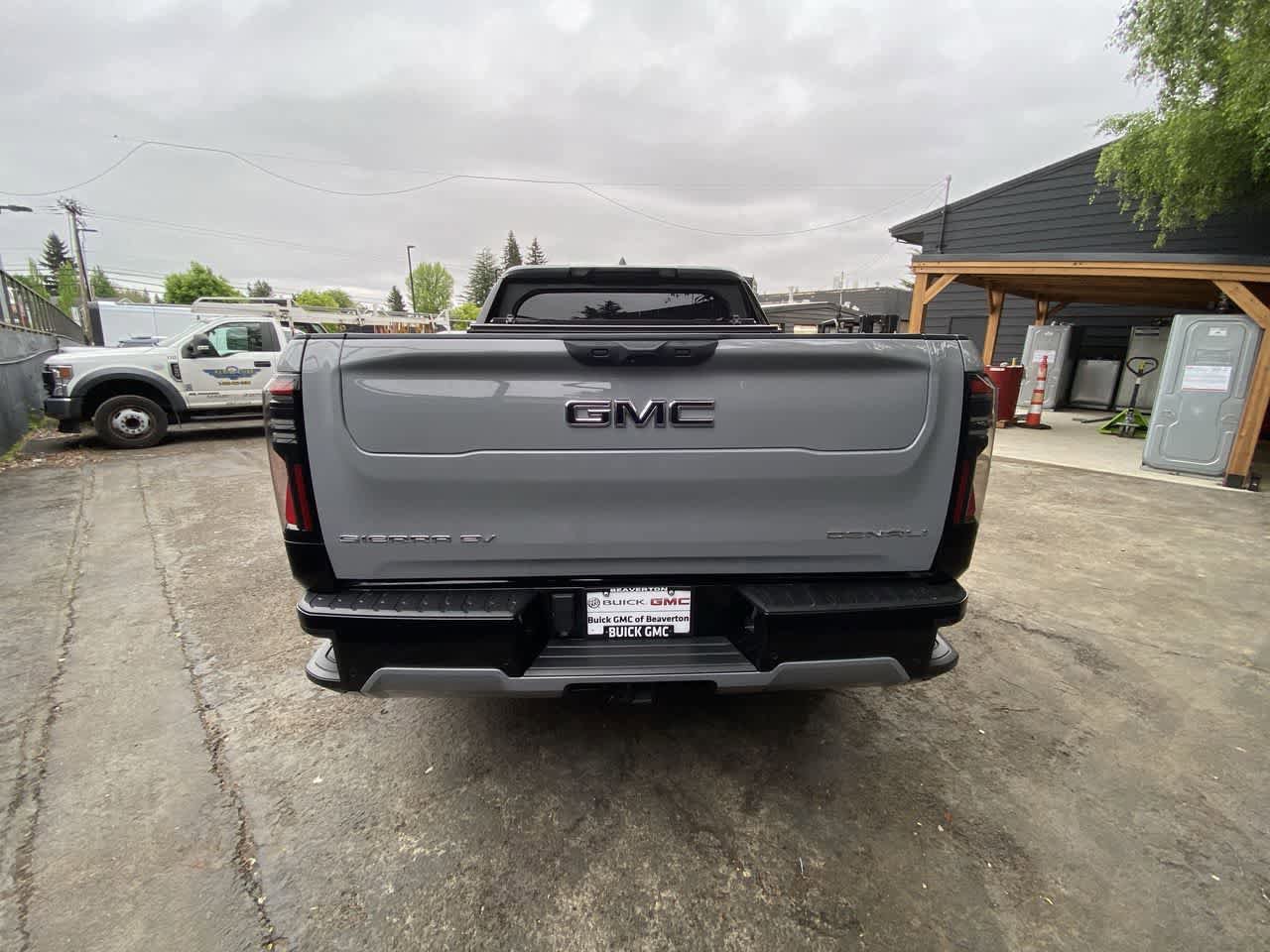 Used 2024 GMC Sierra EV Denali AWD/4WD image 5