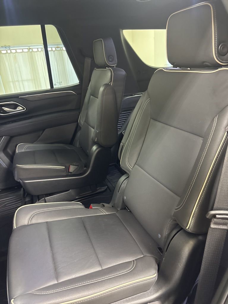 Used 2023 GMC Yukon SLT w/ SLT Luxury Package image 20