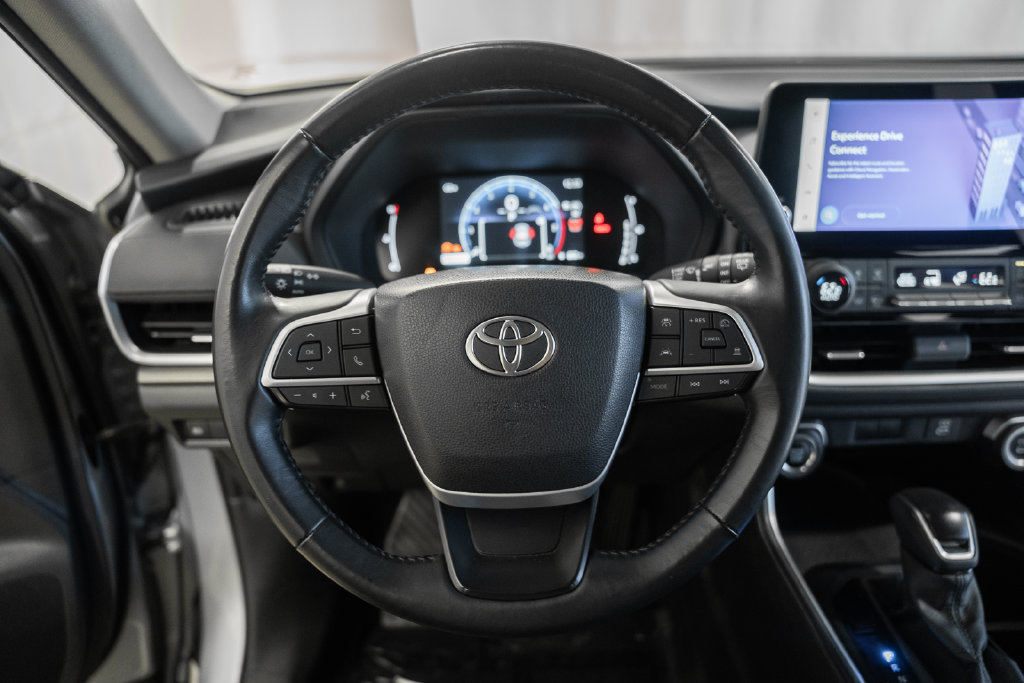 Used 2025 Toyota Grand Highlander AWD image 28