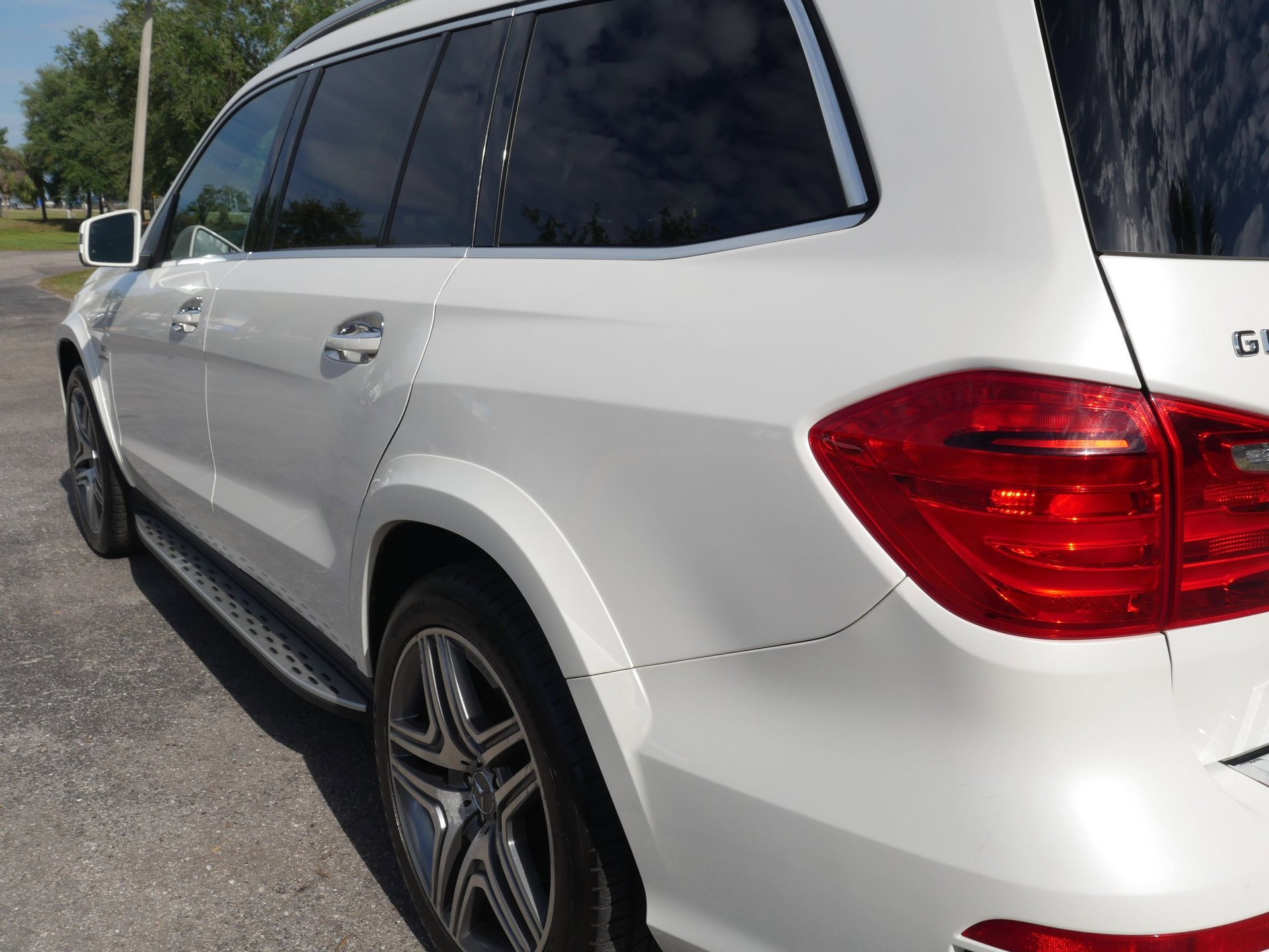 Used 2014 Mercedes-Benz GL 63 AMG 4MATIC image 31