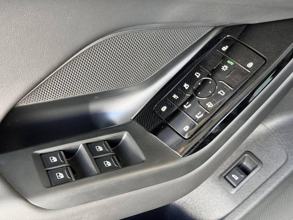 Used 2025 Audi A6 e-tron Premium w/ Ultra Package RWD image 21