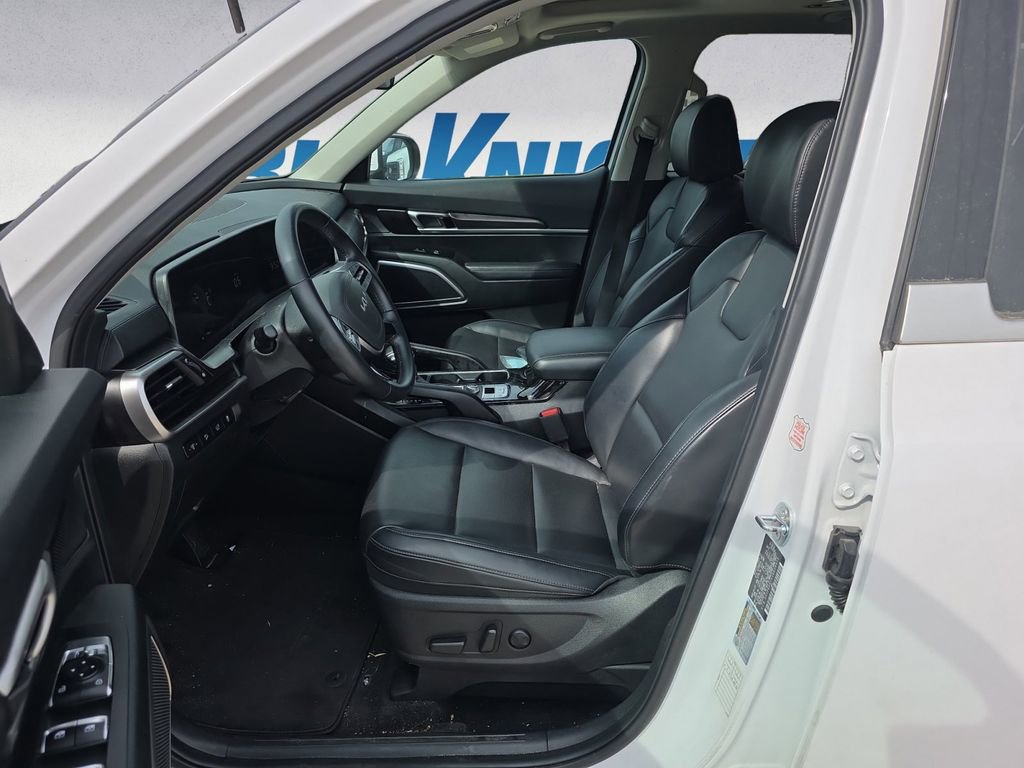 Used 2025 Kia Telluride S FWD image 9