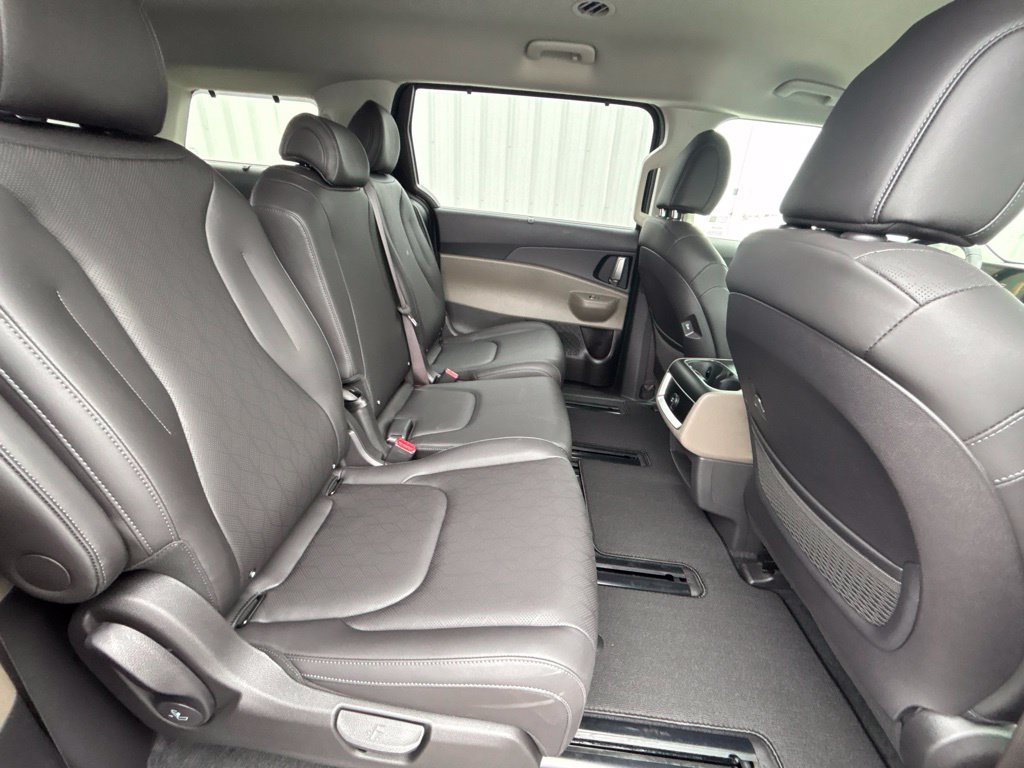 Certified 2026 Kia Carnival EX FWD image 23