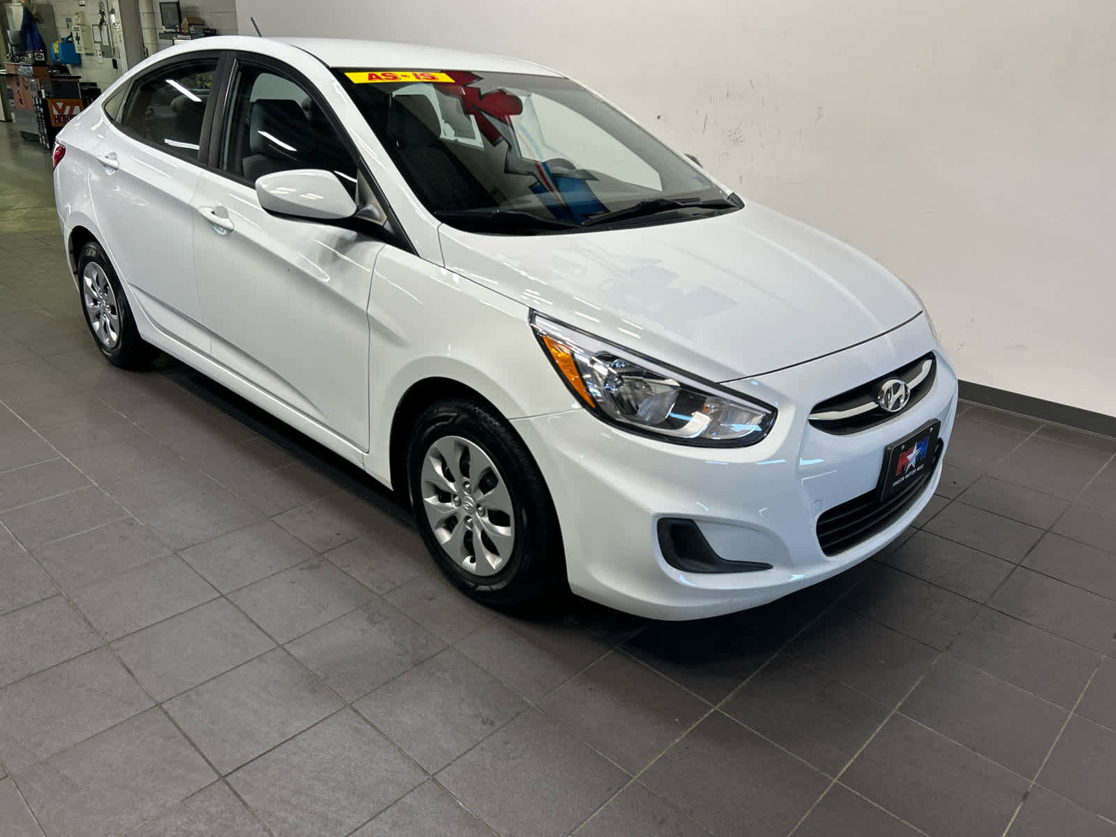 Used 2016 Hyundai Accent SE image 2