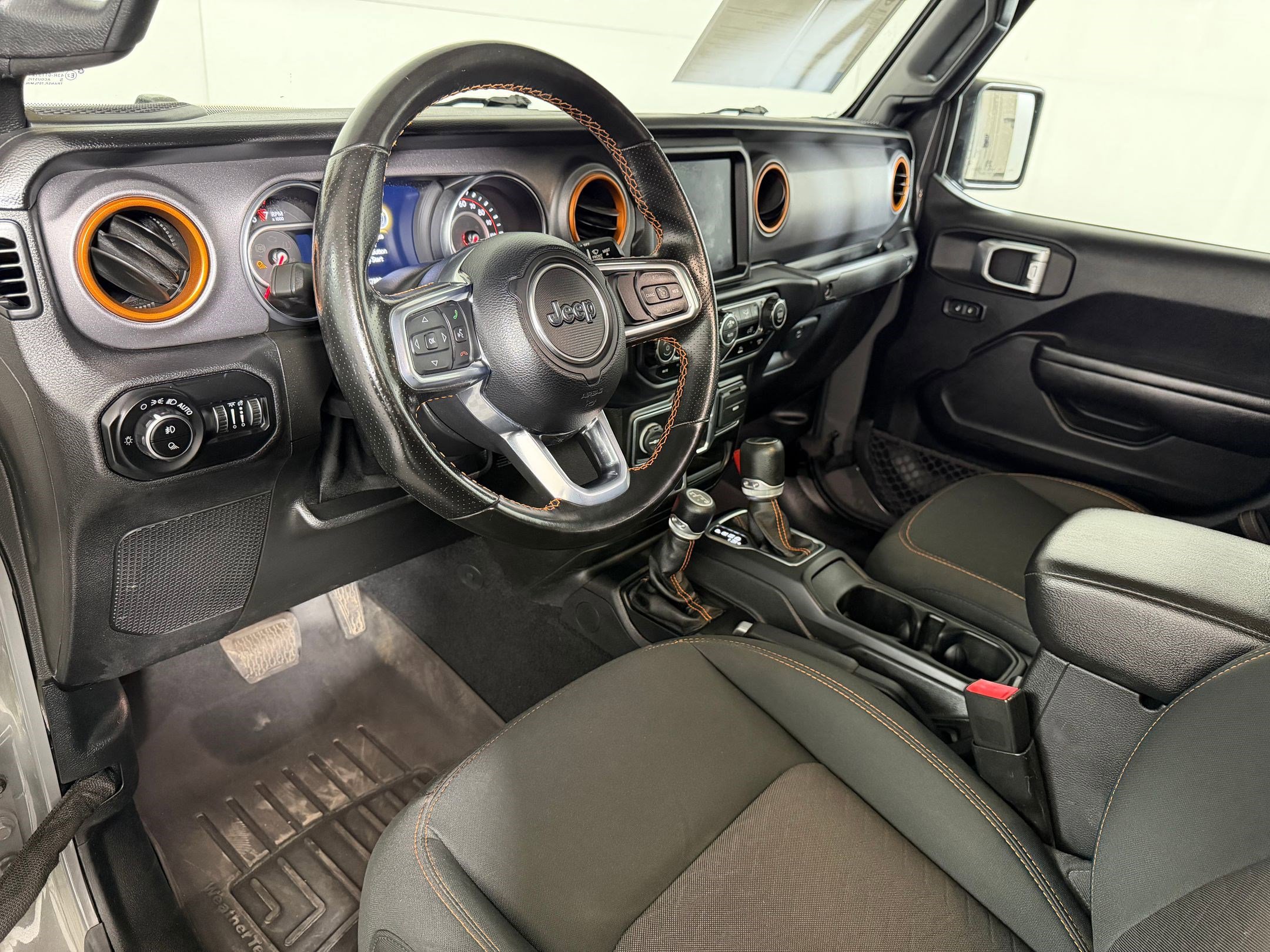 Used 2020 Jeep Gladiator Mojave AWD/4WD image 3