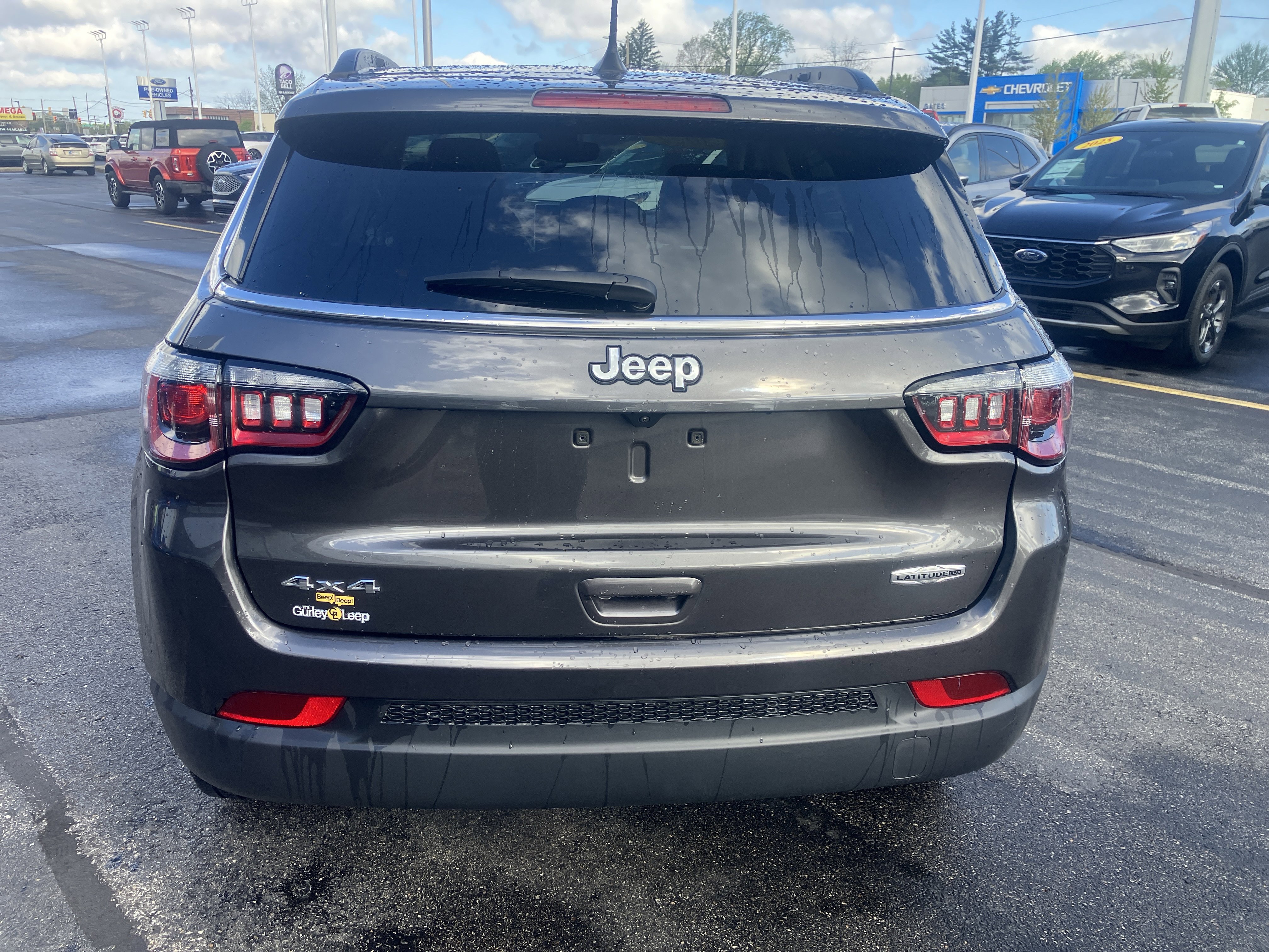 Used 2022 Jeep Compass Latitude w/ Sun and Sound Group AWD/4WD image 6