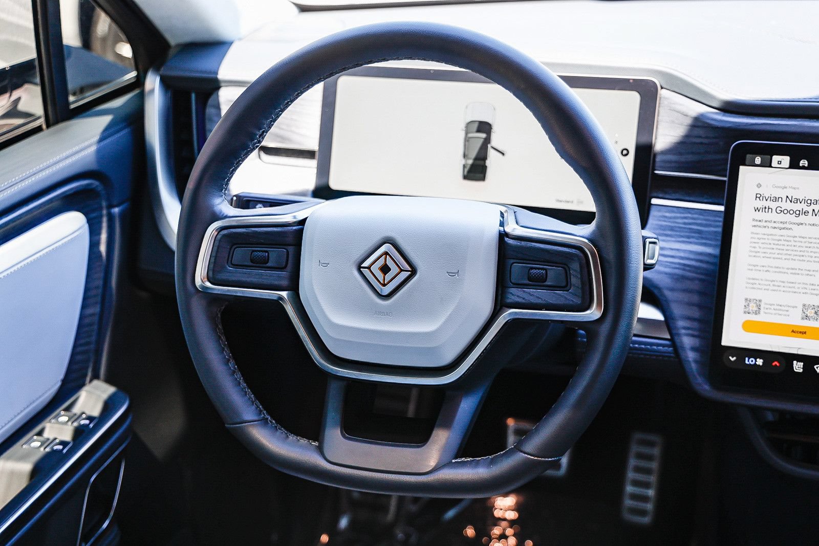 Used 2024 Rivian R1S Adventure AWD/4WD image 13