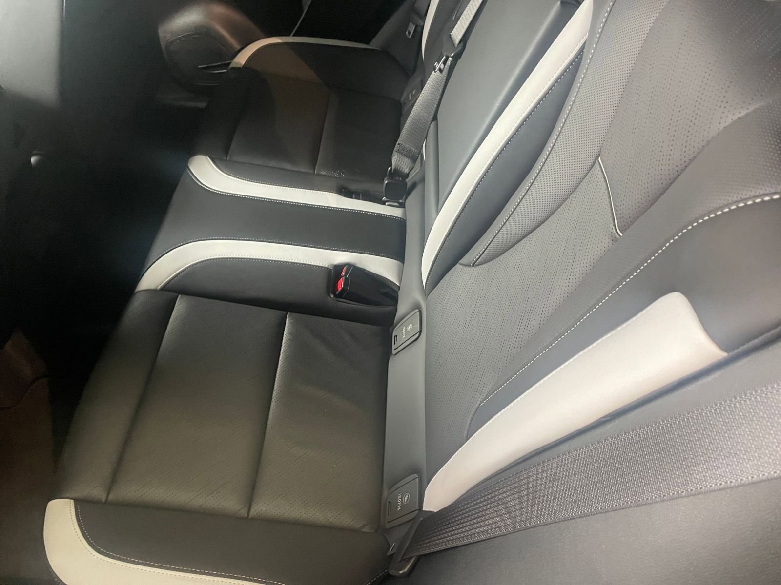 Used 2024 Buick Envision Sport Touring image 37