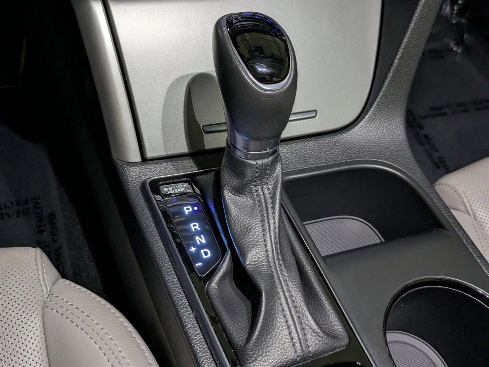 Used 2016 Hyundai Sonata Limited w/ Option Group 02 FWD image 13