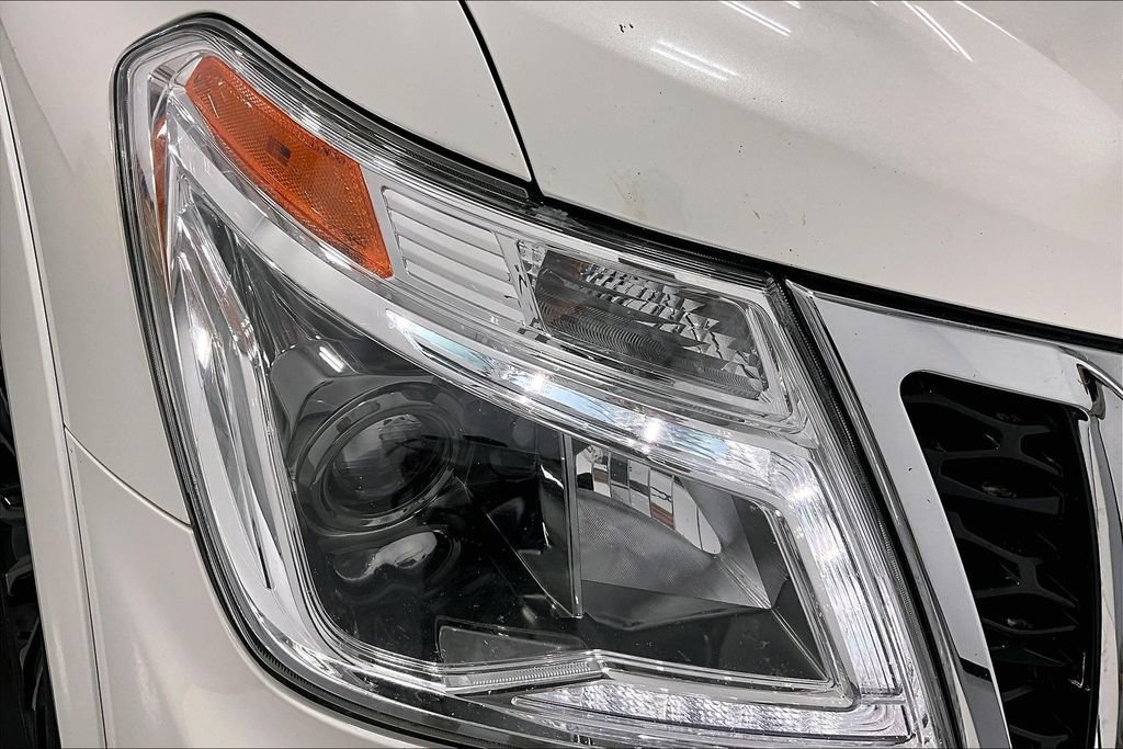 Used 2019 Nissan Armada Platinum w/ Captain's Chairs Package RWD image 37