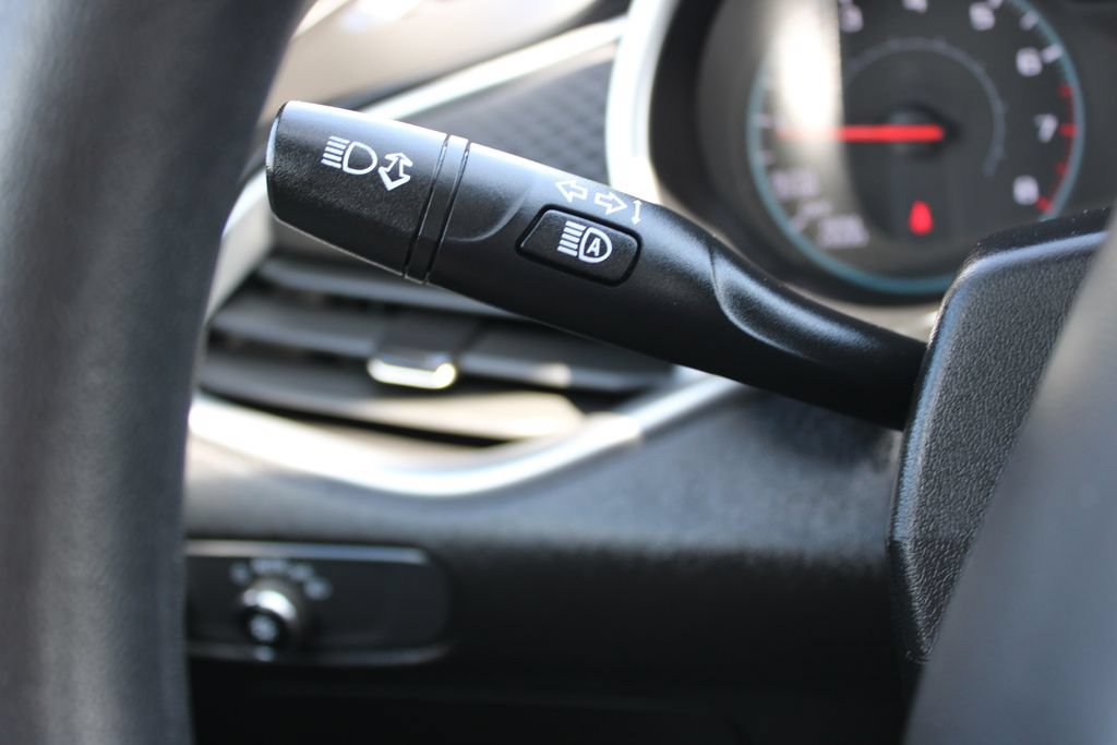 Used 2023 Chevrolet Malibu LS FWD image 33
