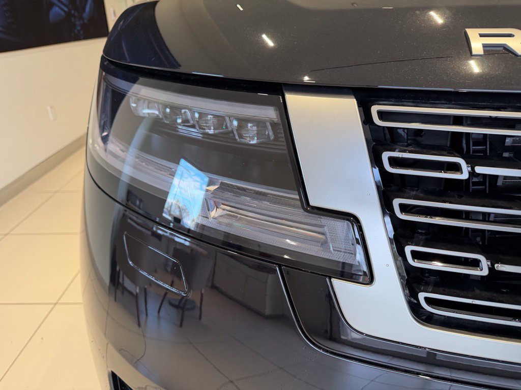 New 2025 Land Rover Range Rover SE AWD/4WD image 5