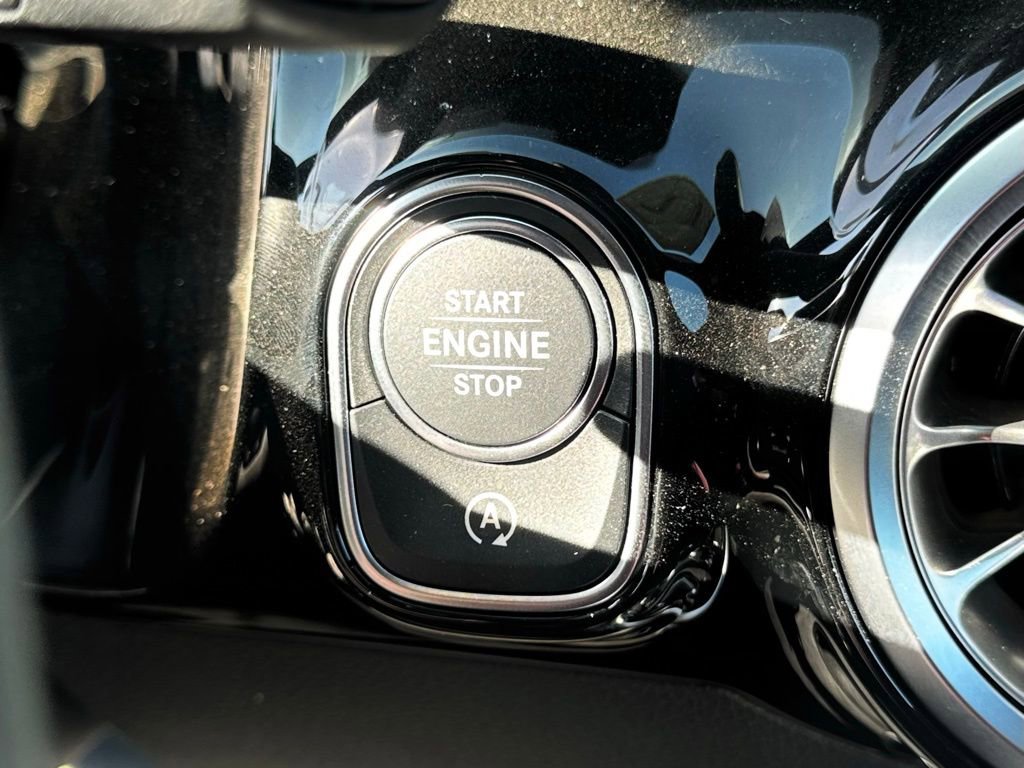 New 2025 Mercedes-Benz GLA 35 AMG 4MATIC image 23