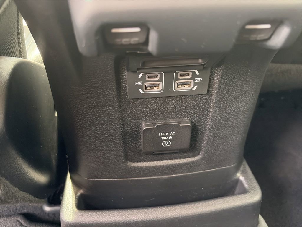 Used 2023 Jeep Wrangler Unlimited Sahara image 12