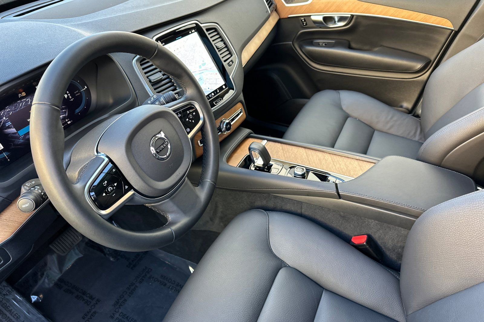 Used 2025 Volvo XC90 T8 Core w/ Climate Package image 14