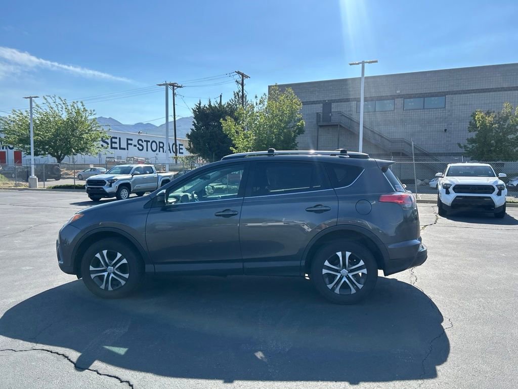 Used 2016 Toyota RAV4 LE AWD/4WD image 8