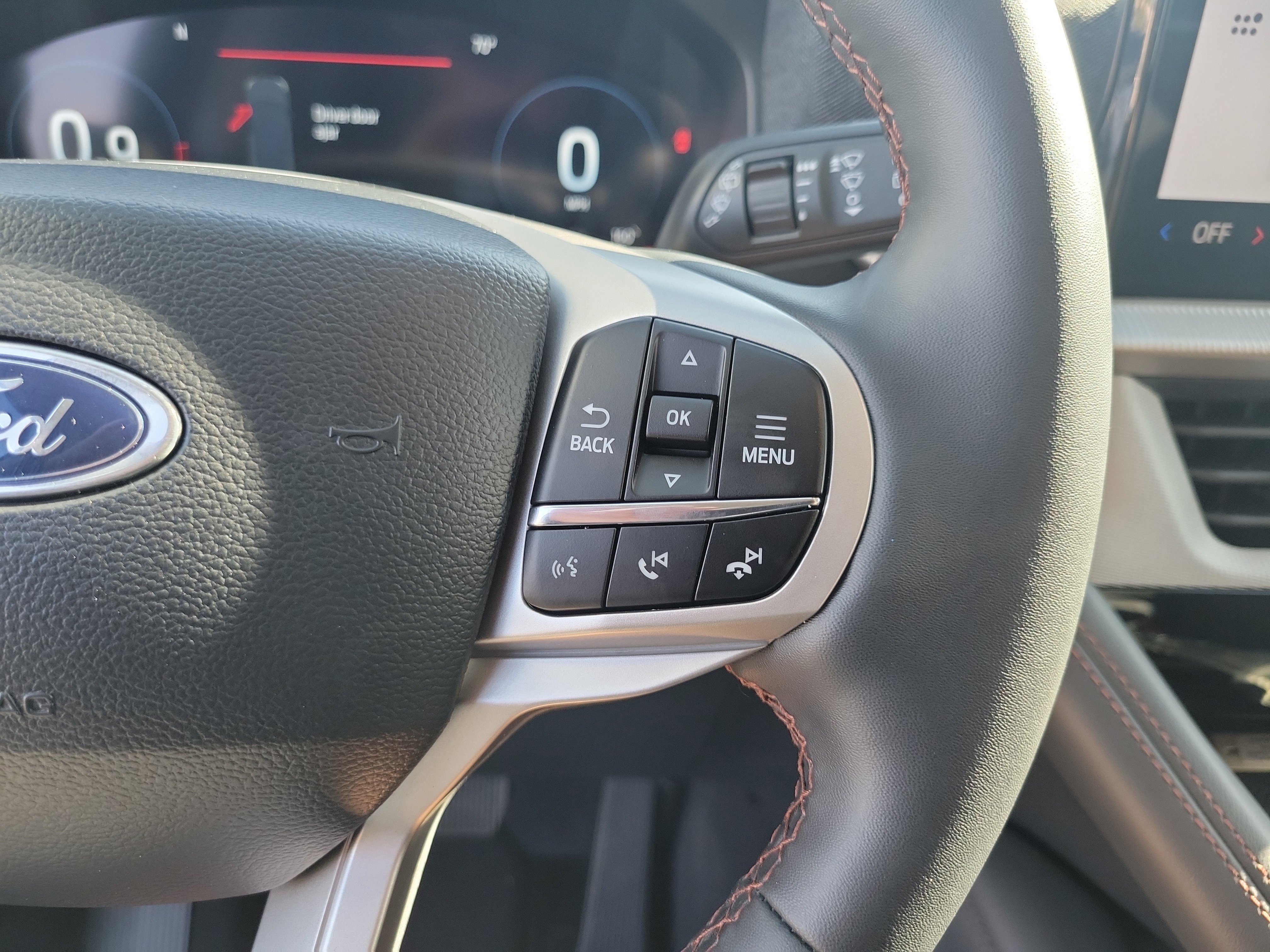 Used 2026 Ford Explorer Active RWD image 7