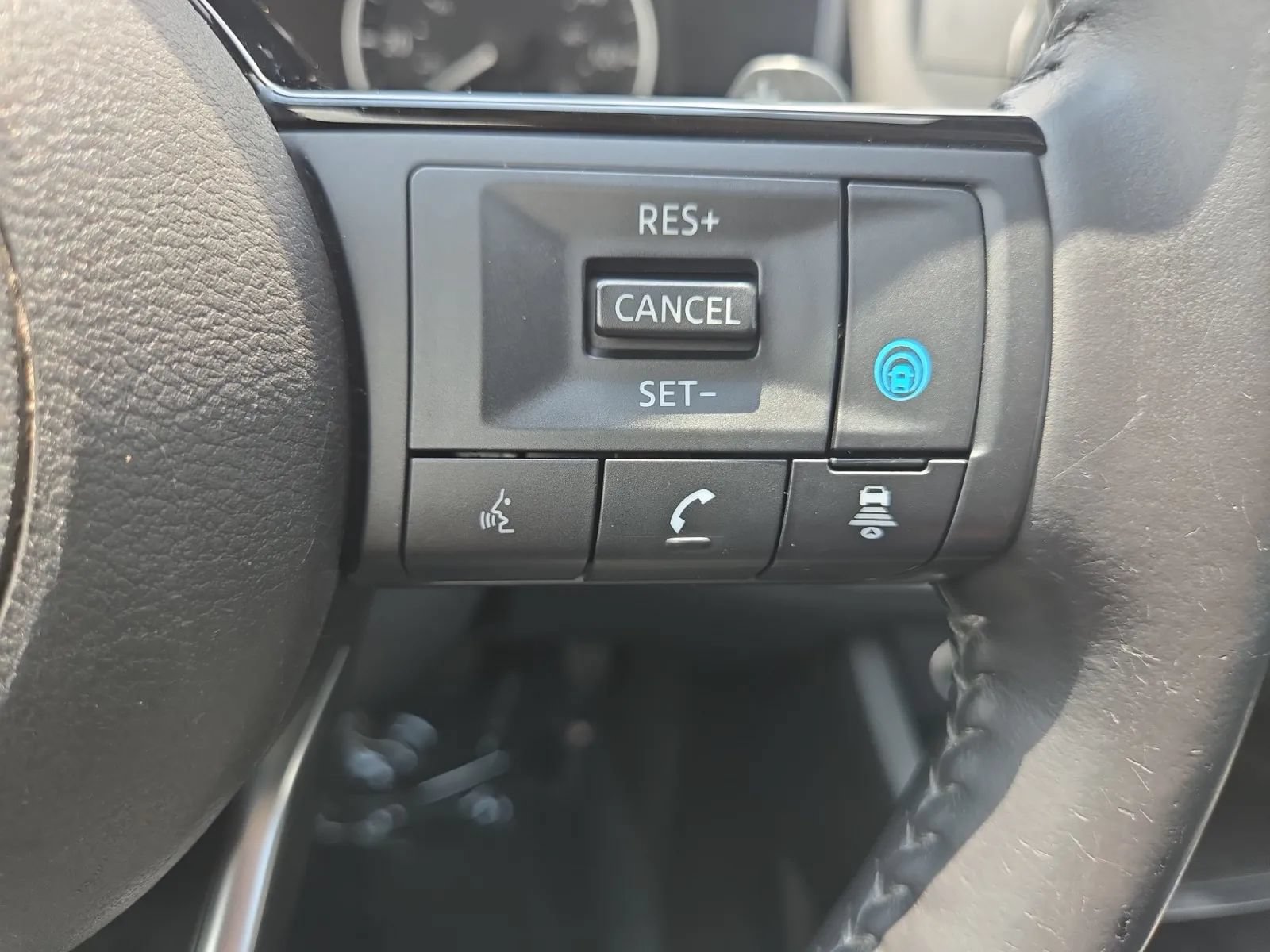 Used 2022 Nissan Rogue SV w/ SV Premium Package AWD/4WD image 22