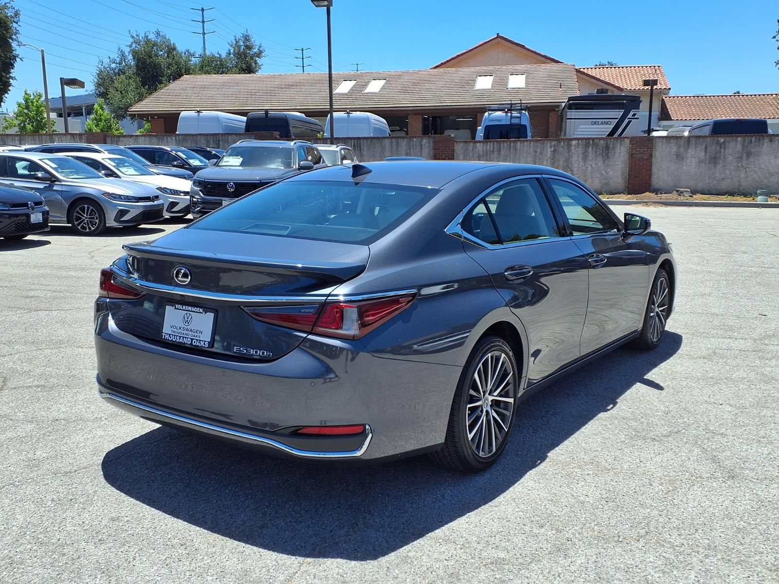 Used 2025 Lexus ES 300h w/ Premium Package FWD image 5