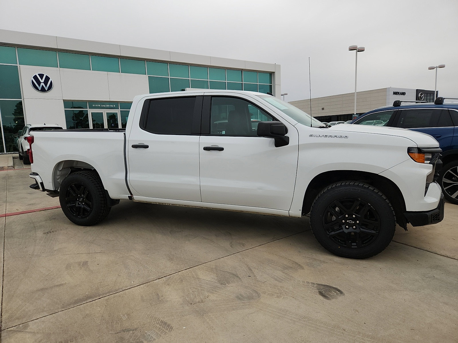 Used 2024 Chevrolet Silverado 1500 Custom image 8