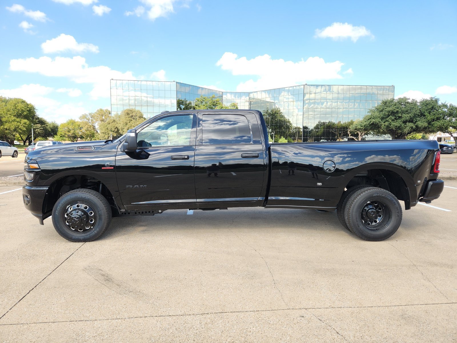 New 2026 RAM 3500 Lone Star AWD/4WD image 3