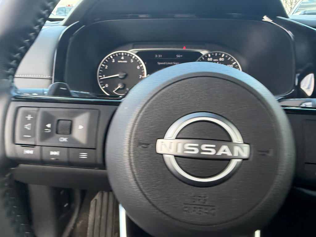 Used 2025 Nissan Pathfinder SL image 25