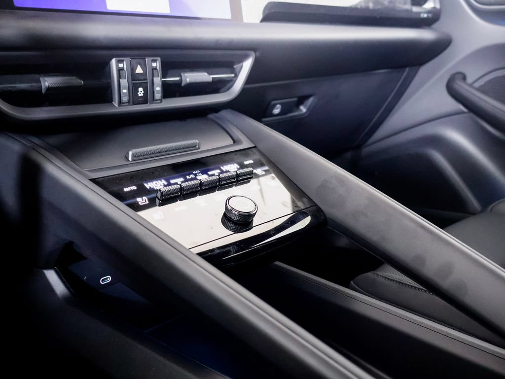 New 2026 Porsche Macan 4 Electric AWD/4WD image 22