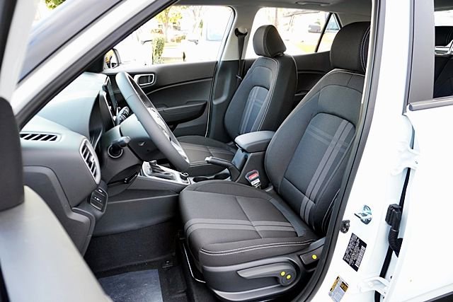 New 2026 Hyundai Venue SEL FWD image 18