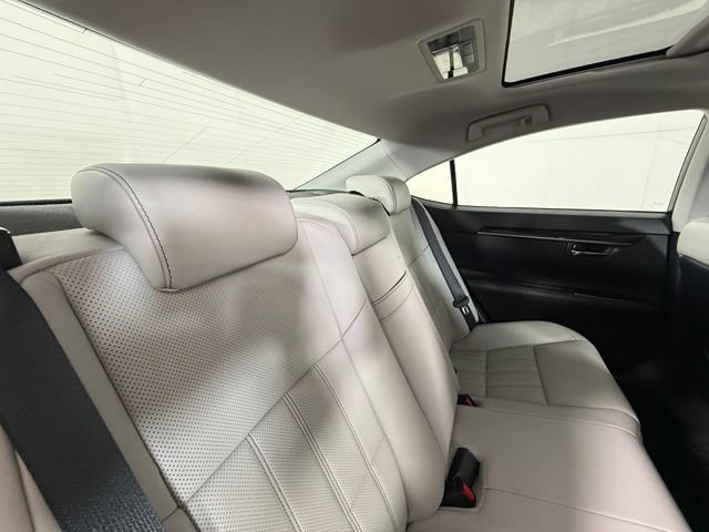 Used 2018 Lexus ES 350 w/ Luxury Package w/Wood Trim FWD image 29