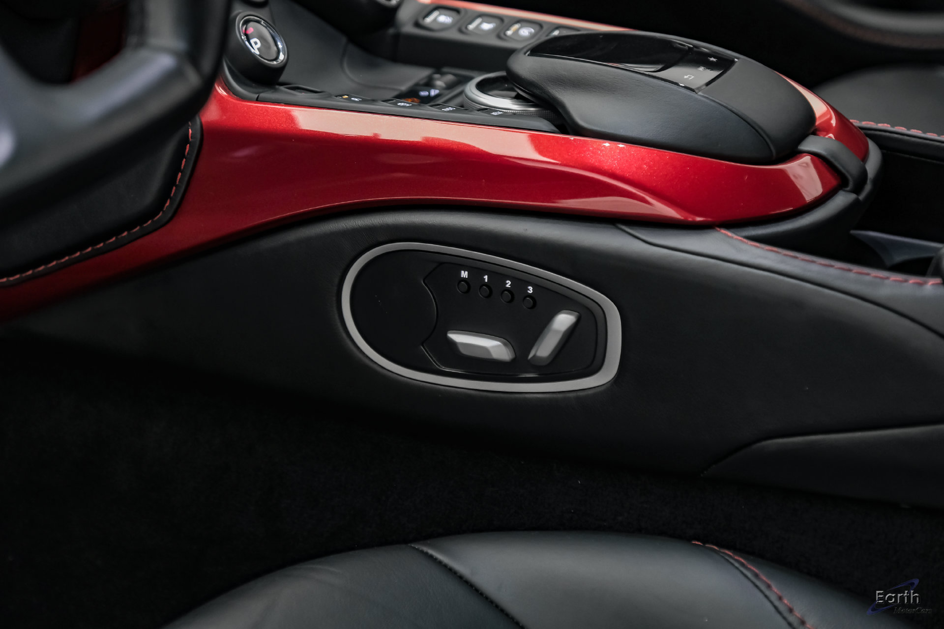 Used 2019 Aston Martin V8 Vantage Coupe RWD image 59