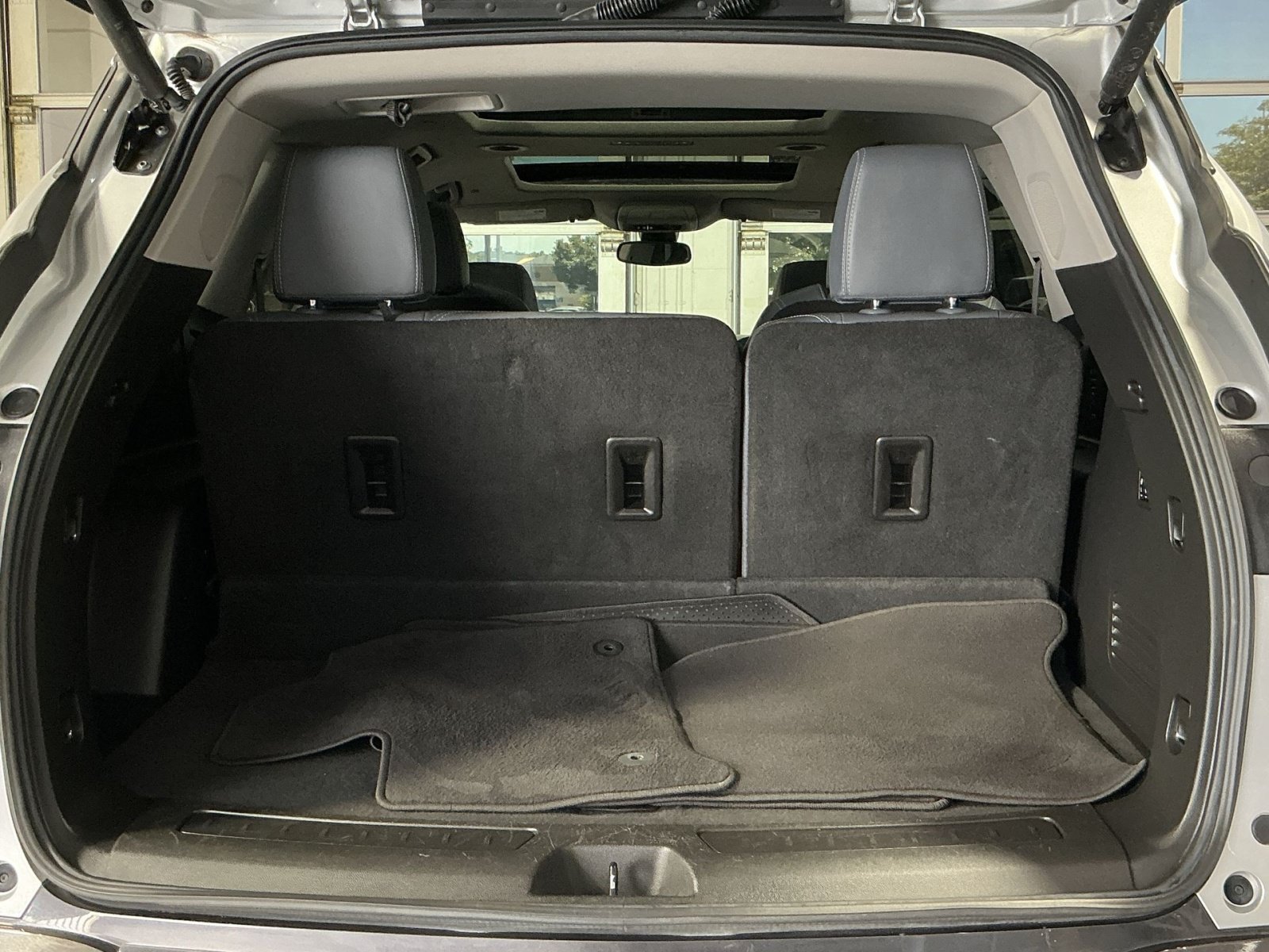 Used 2021 Buick Enclave Premium w/ Sun and Sites Package FWD image 27