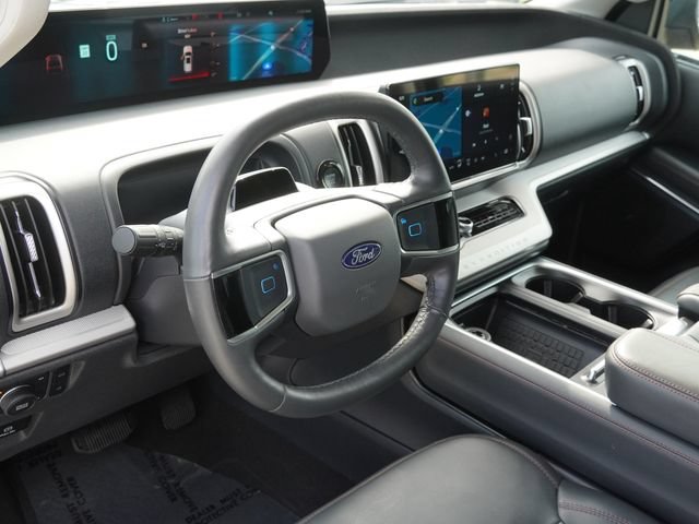 Used 2025 Ford Expedition Active AWD/4WD image 20