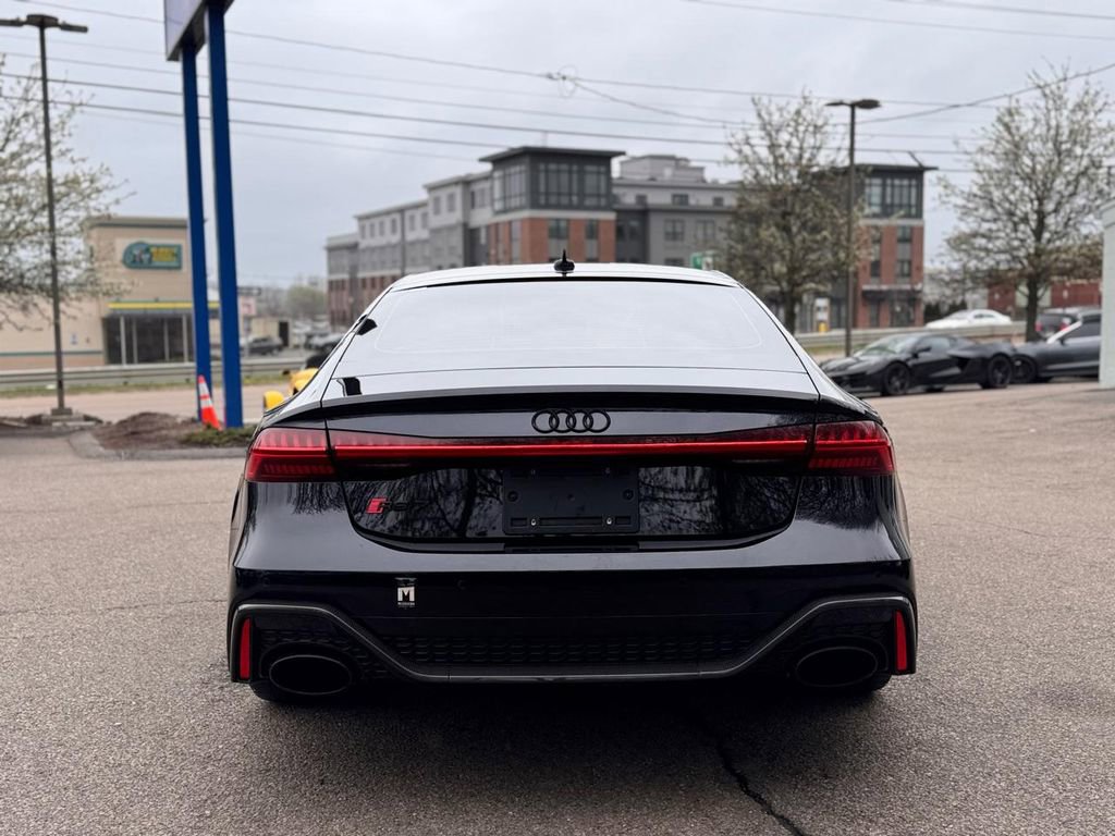 Used 2022 Audi RS 7 Sportback AWD/4WD image 5