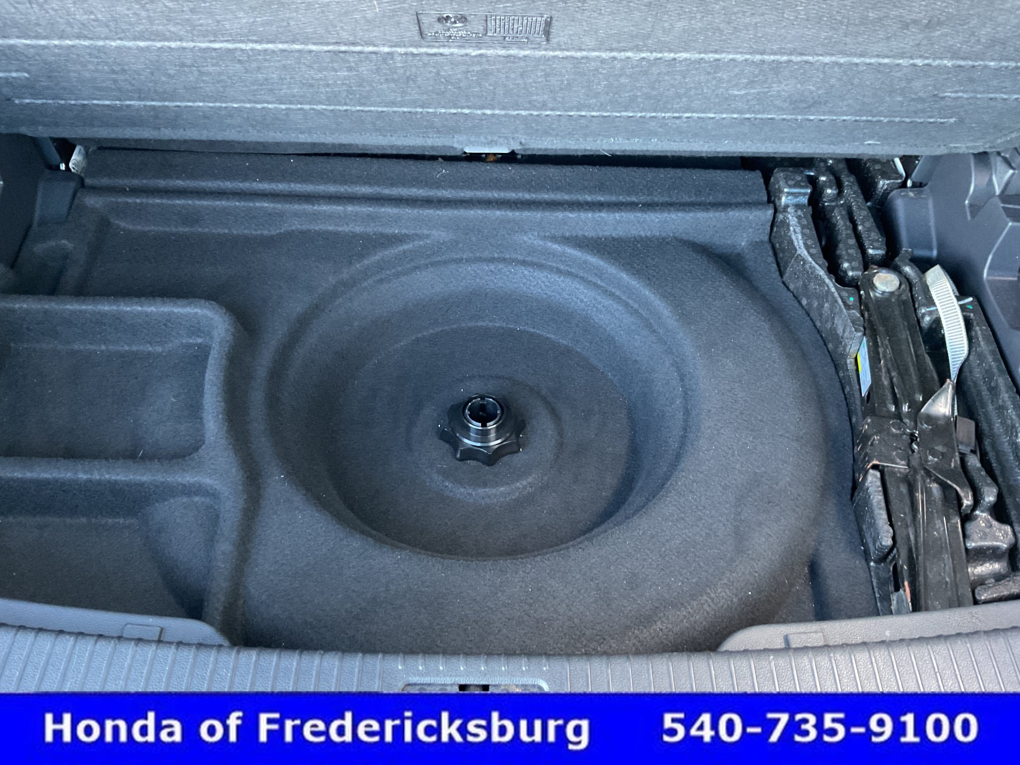 Used 2025 Volkswagen Atlas SE AWD/4WD image 21
