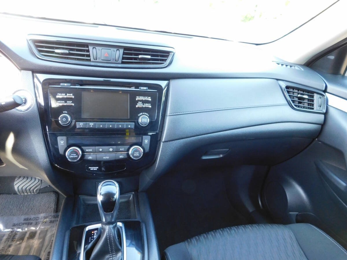 Used 2017 Nissan Rogue SV AWD/4WD image 7