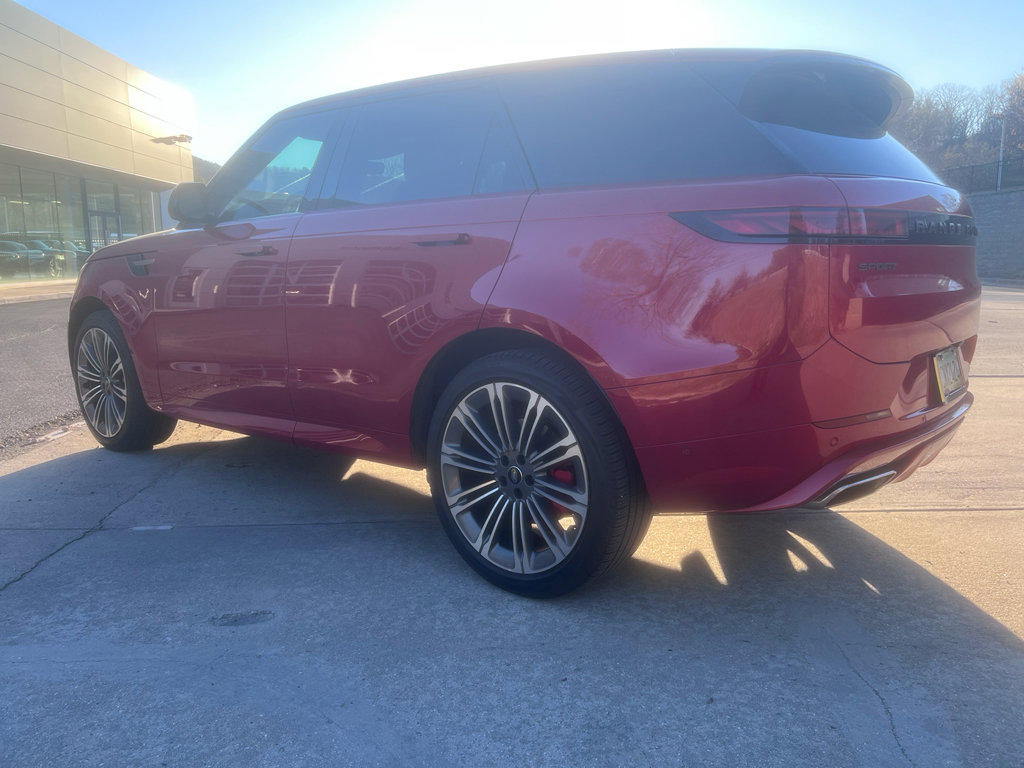 Used 2024 Land Rover Range Rover Sport Dynamic SE image 5