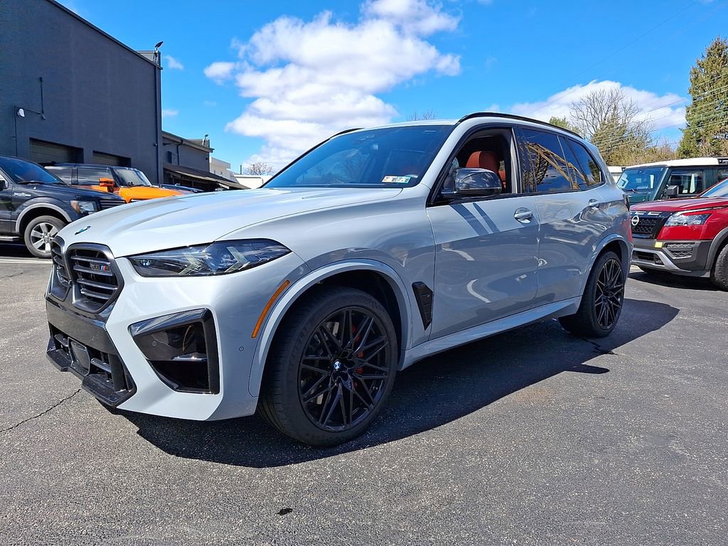 Used 2024 BMW X5 M Competition w/ Executive Package image 3