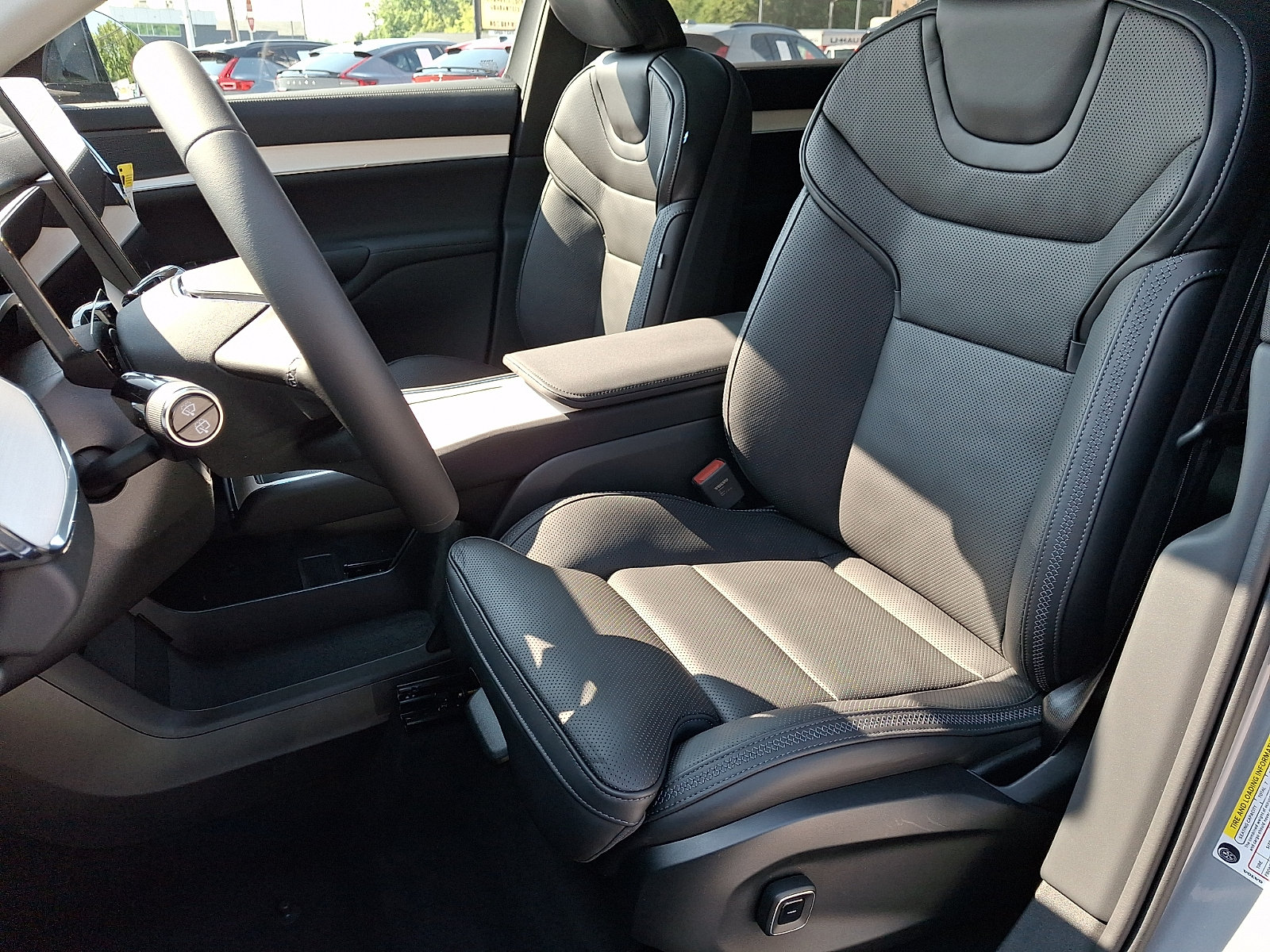 New 2026 Volvo EX90 Ultra AWD/4WD image 9