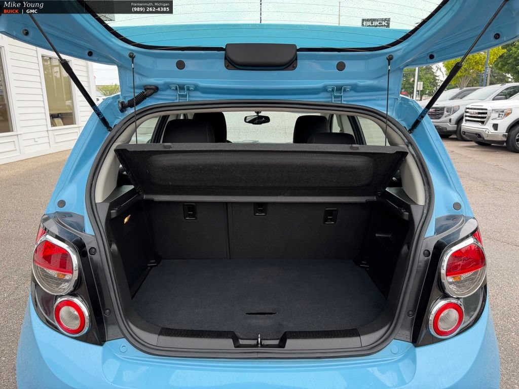 Used 2014 Chevrolet Sonic LT w/ Fun and Sun Package FWD image 9