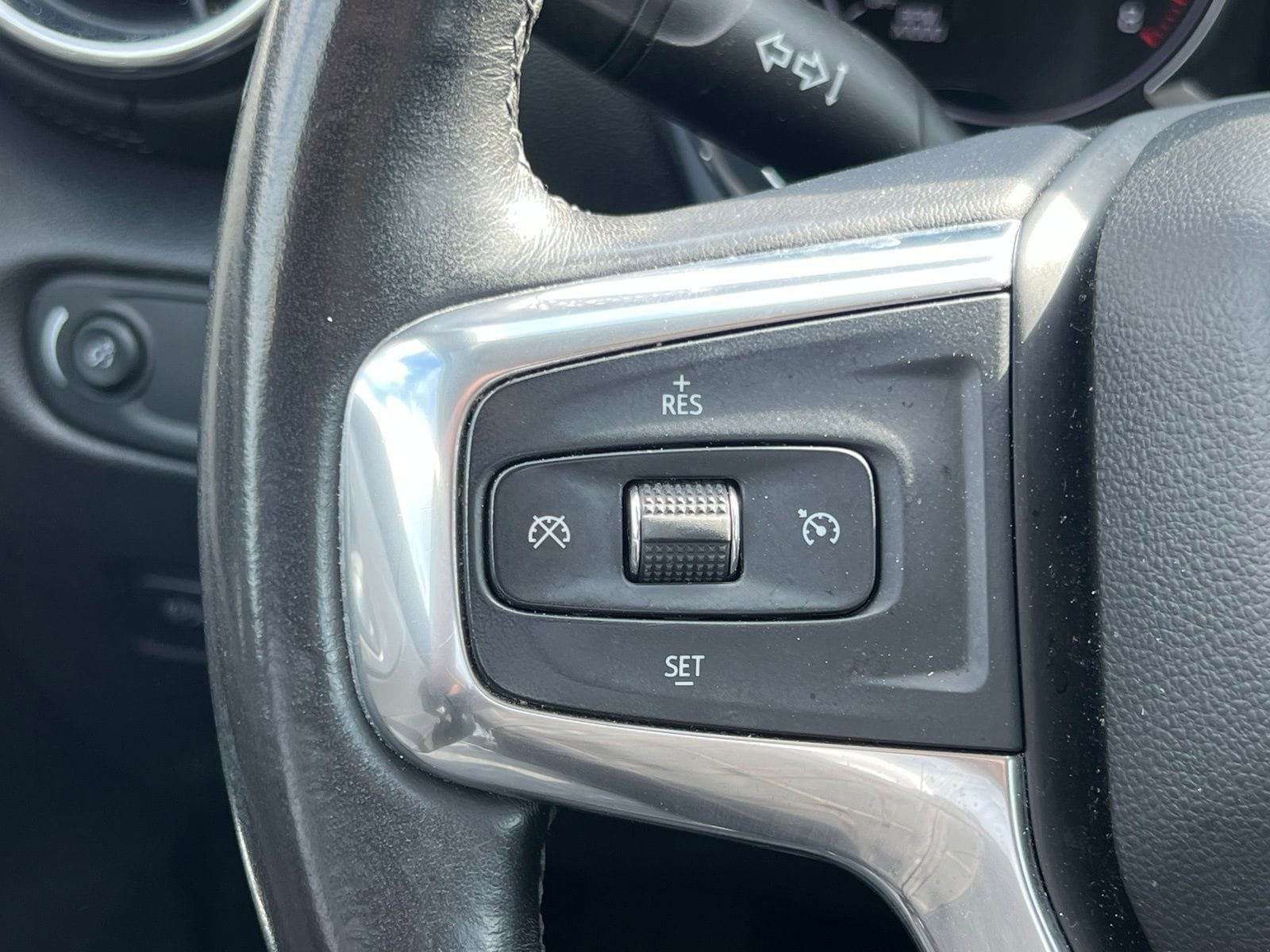 Used 2019 Chevrolet Blazer LT w/ Sun and Wheels Package FWD image 28